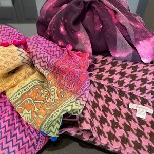 Bundle of scarves (3)